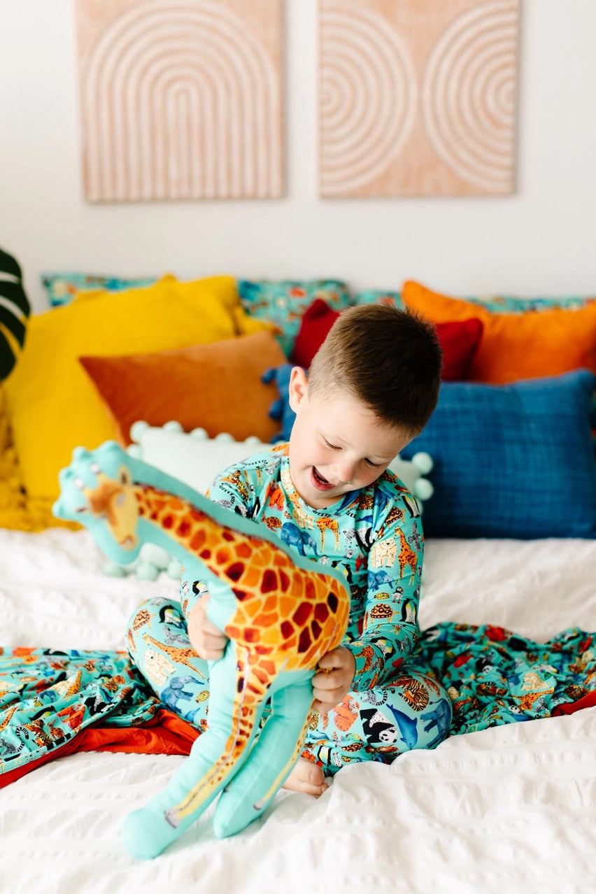 Wild Animals: Giraffe Pillow
