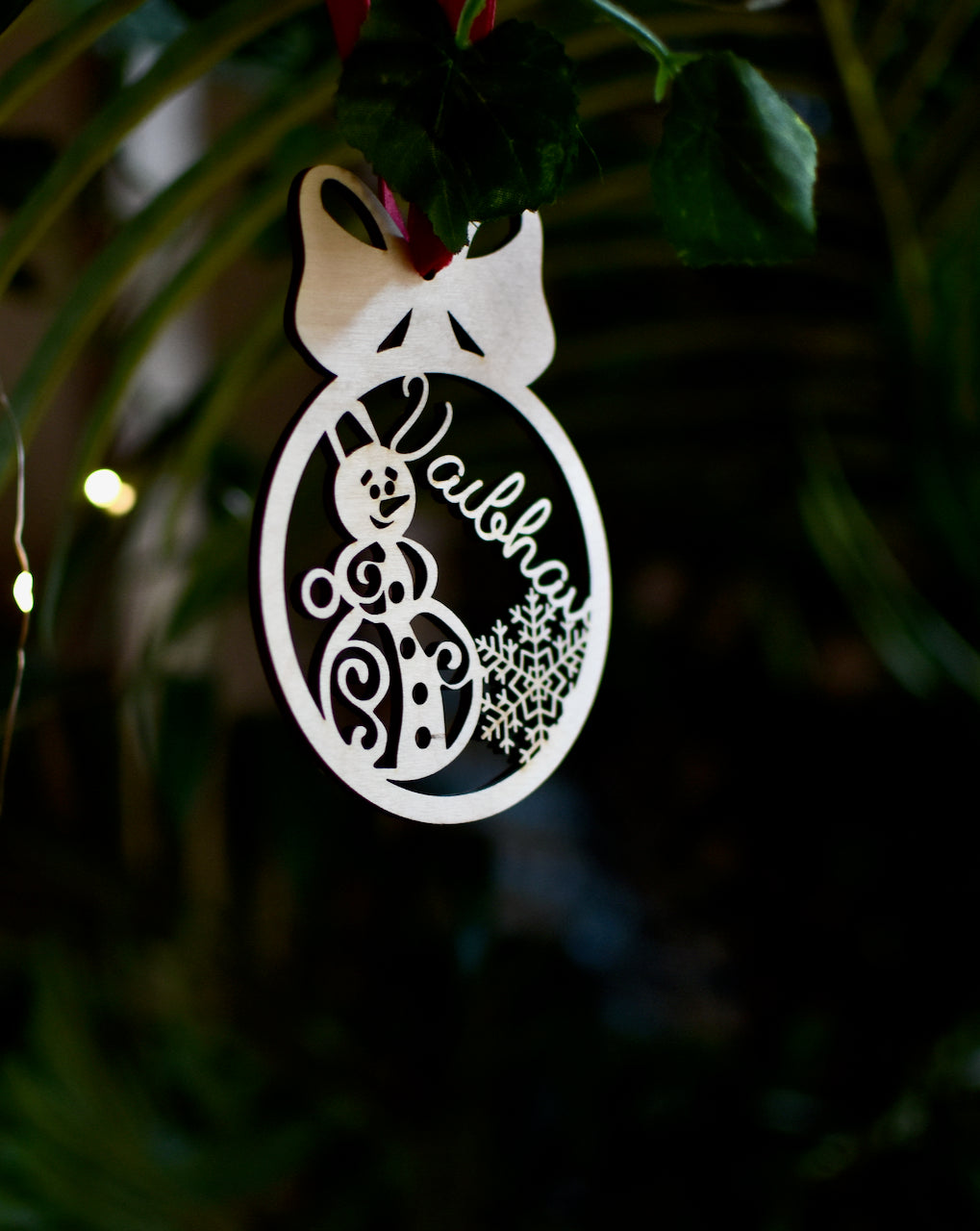 Personalized Christmas Ornament - Snowman with Christmas Bow - HappyBundle