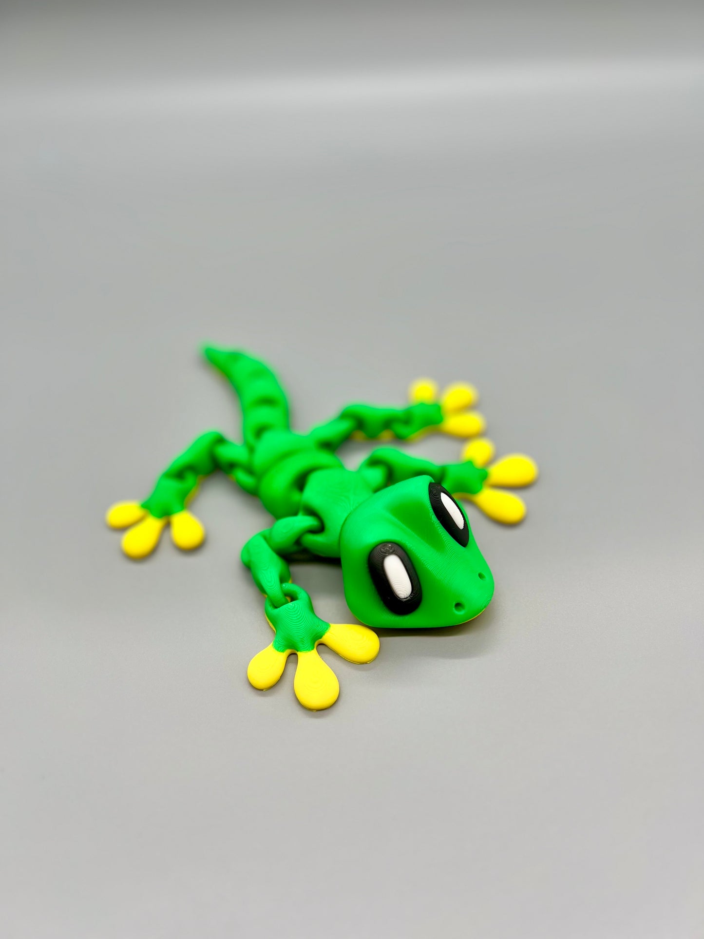 Flexi Gecko | Articulated Fidget Toy with Magnetic Feet