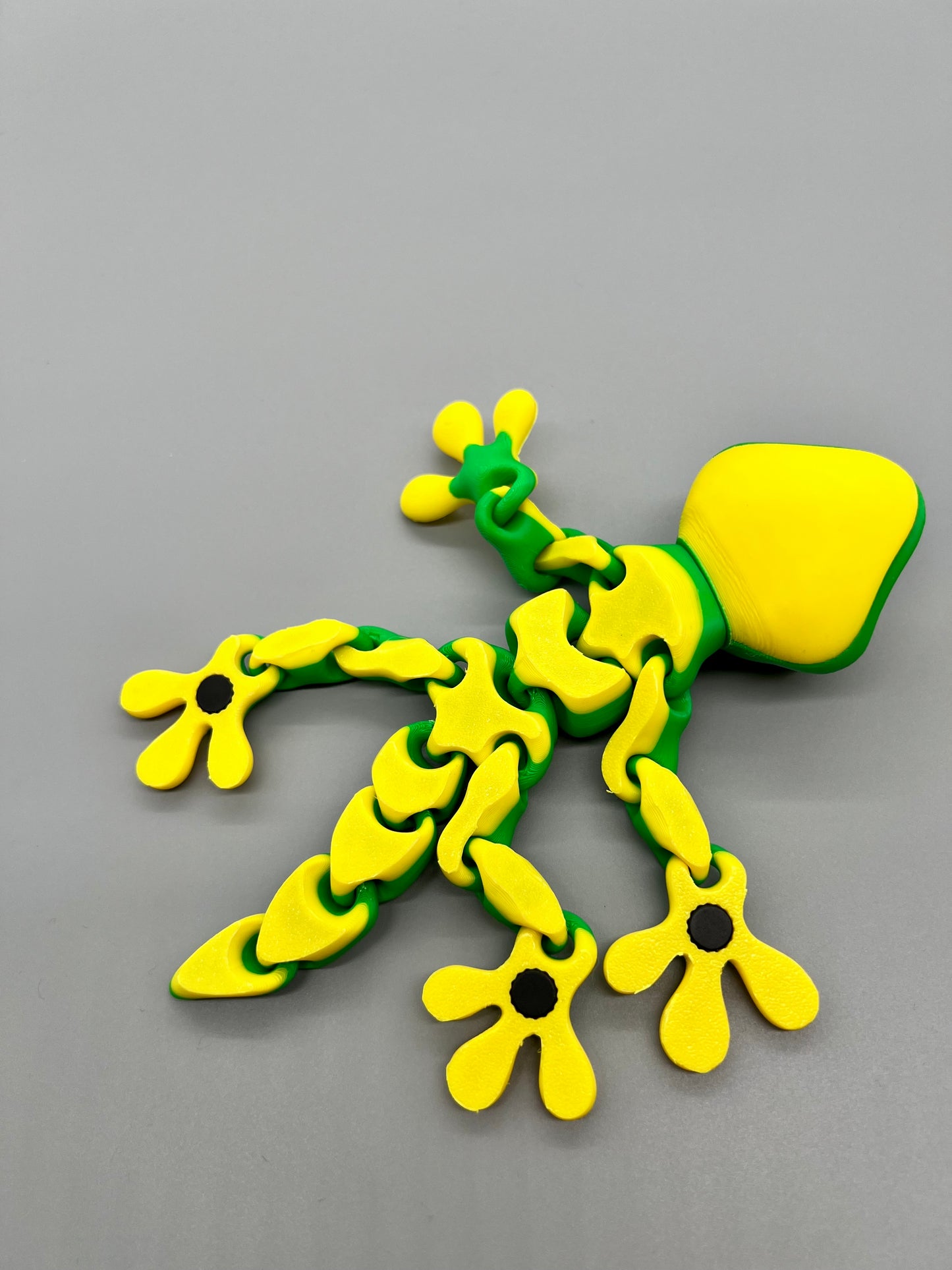 Flexi Gecko | Articulated Fidget Toy with Magnetic Feet