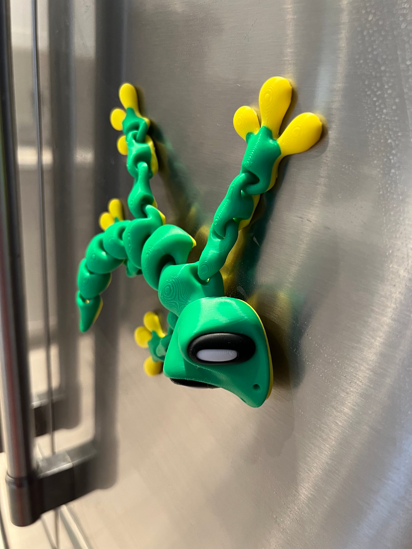 Flexi Gecko | Articulated Fidget Toy with Magnetic Feet