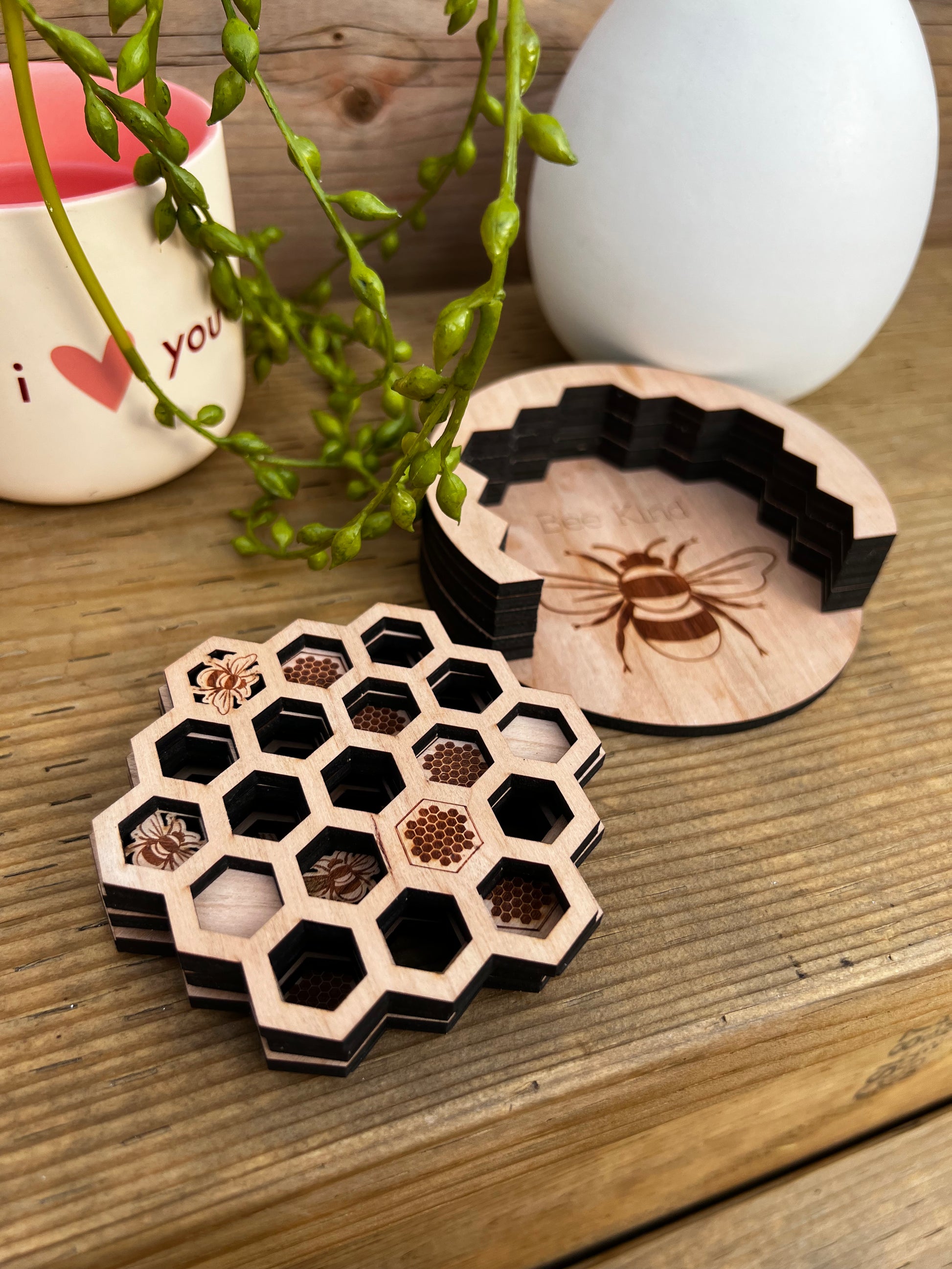 Honeycomb Bee Coasters - Set of 6 - HappyBundle