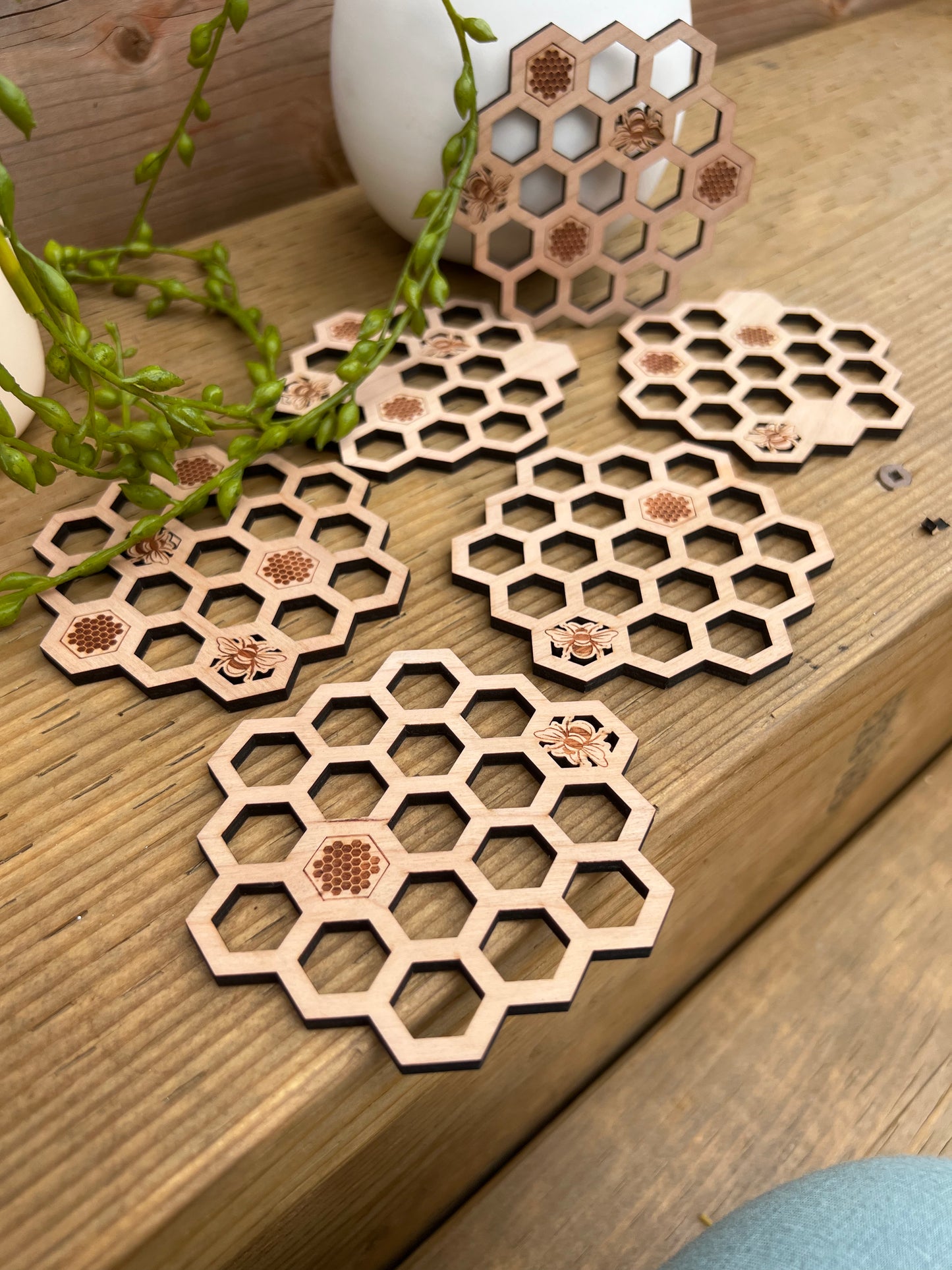 Honeycomb Bee Coasters - Set of 6 - HappyBundle