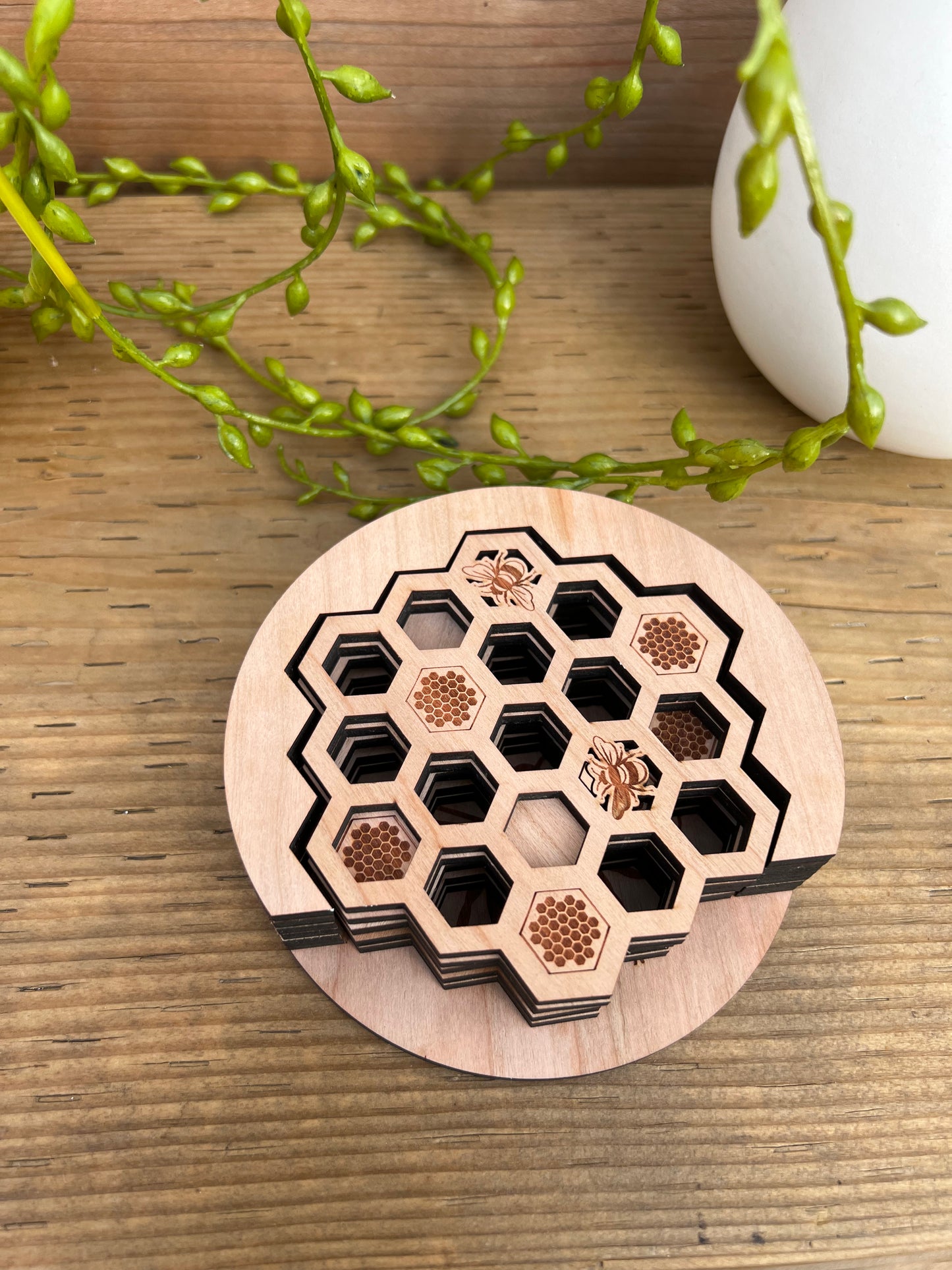 Honeycomb Bee Coasters - Set of 6 - HappyBundle